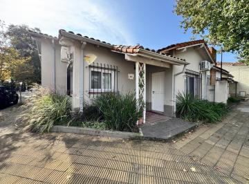 Casa · 120m² · 6 Ambientes · 1 Cochera · Casa en Venta en Punta Chica
