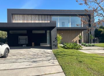 Casa · 345m² · 6 Ambientes · Casa en Alquiler en Cabos del Lago, Nordelta, Tigre