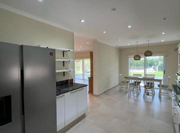 Casa · 149m² · 4 Ambientes · 3 Cocheras · Casa en Alquiler en Planta Baja en San Matias, Escobar