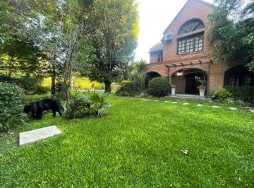 Casa de 5 ambientes, Berazategui · Alquiler Casa con Gran Parque. Ranelagh