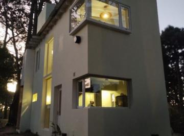 Casa · 90m² · 4 Ambientes · Casa en Venta - 3 Dorm. 2 Baños - 90 m² - Ostende