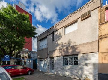 Casa · 165m² · 4 Ambientes · 1 Cochera · Casa en Abasto