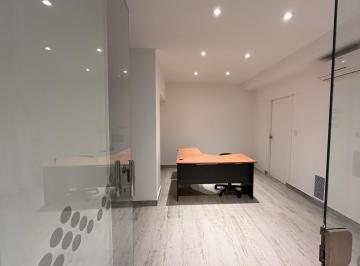 Oficina comercial de 4 ambientes, Centro / Microcentro · Oficina Reciclada a Nueva en Microcentro - 180 m - Al Frente