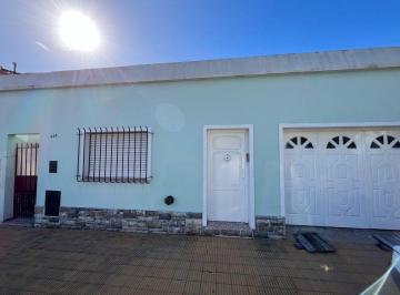 Casa · 142m² · 4 Ambientes · 1 Cochera · Venta Casa 4 Ambientes, Cochera, Pileta, Parrilla