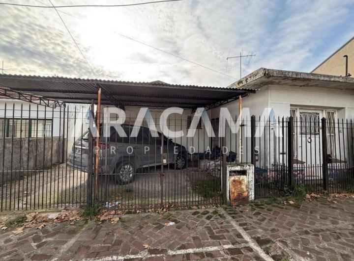 Casa · 90m² · 7 Ambientes · 1 Cochera