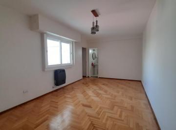 Departamento · 40m² · 2 Ambientes · Amplio Departamento 2 Amb. Muy Buen Estado