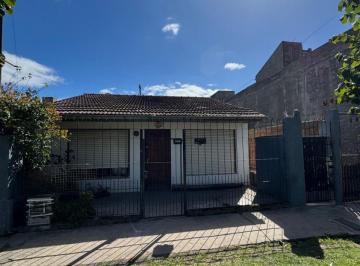 Casa · 105m² · 3 Ambientes · Casa 3 Amb en Venta Barrio Santa Rita