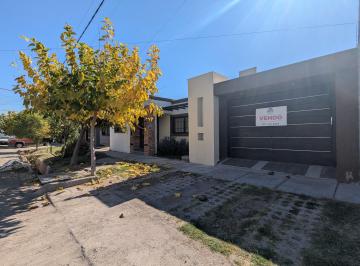 Casa de 4 ambientes, Los Corralitos · Vendo Casa con Quincho y Pileta