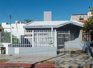 Casa de 4 ambientes, Córdoba · Villa Cabrera 2 Dor Totalmente Reciclada a 100 m Shopping