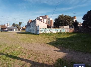Terreno · 584m² · Venta de Lote Comercial Para Desarrollo de 6 Pisos en Pilar Centro