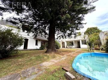 Casa · 360m² · 4 Ambientes · 1 Cochera · Venta Casa de 3 Ambientes con Piscina y Cochera en Bernal