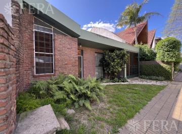Casa · 200m² · 4 Ambientes · 1 Cochera · Venta de Casa 4 Ambientes con Cochera en Quilmes Oeste