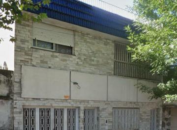 Casa de 9 ambientes, Rosario · Casa de Estilo en Barrio Echesortu