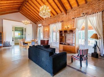 Casa · 300m² · 4 Ambientes · 1 Cochera · Casa en Venta 3 Dorm. en El Cantón, Escobar, G. B. a. Zona Norte