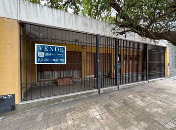 Casa · 196m² · Terreno en Venta en General Paz Apta Desarrollista