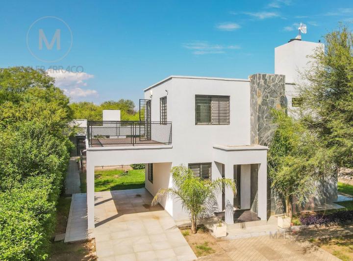 Casa · 130m² · 4 Ambientes · 1 Cochera