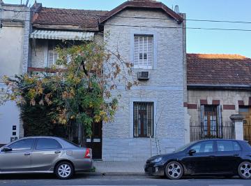 Casa de 6 ambientes, Chacarita · Chalet Dos Plantas, 6 Ambientes. Chacarita