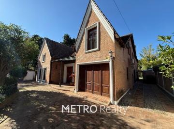 Casa · 530m² · 6 Ambientes · 5 Cocheras · Casa en Venta de 2 Plantas en San Isidro