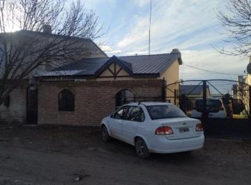 Casa · 75m² · 4 Ambientes · 1 Cochera · Casa, 3 Dorm., Barrio Héroes de Malvinas