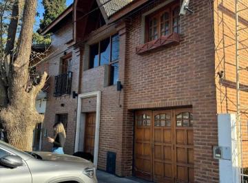 Casa · 200m² · 5 Ambientes · 1 Cochera · Venta de Casa