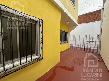 Casa · 30m² · 2 Ambientes · Departamento en Alquiler 2 Amb a 400 m del Tren.