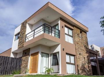 Casa · 184m² · 6 Ambientes · 2 Cocheras · Casa Barrio Privado Terruños de Araoz Ll.
