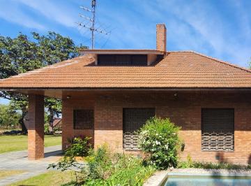 Casa · 253m² · 4 Ambientes · Casa 4 Ambientes - Libertad