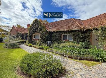 Casa · 467m² · 5 Ambientes · 4 Cocheras · Casas Impecable en Venta de 467 m², Lote de 1738 m² en Carmel Country Club, Pilar