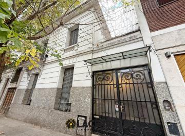 Casa · 189m² · 5 Ambientes · 1 Cochera · Casa en Venta en Flores