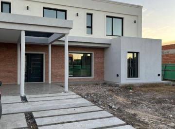 NNI-NNI-2984_2 · Venta de Casa 5 Ambientes en El Rebenque, Canning