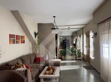 PH · 123m² · 4 Ambientes · 1 Cochera · Departamento PH en Venta en Carapachay, Vicente López, G. B. a. Zona Norte