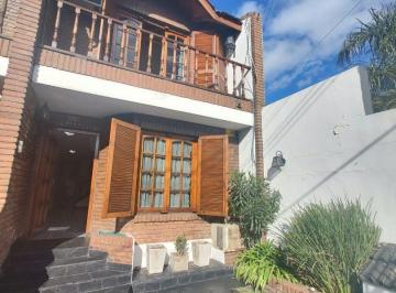 Casa de 5 ambientes, La Matanza · Excelente Triplex Ubicado en El Centro de San Justo