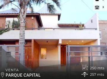 Casa de 5 ambientes, Córdoba · Parque Capital