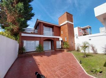 PH · 250m² · 6 Ambientes · PH en Venta - 3 Dorm. 2 Baños - Santa Teresita