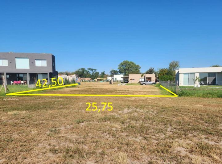 Terreno · 875m²
