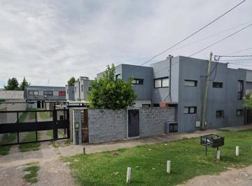 PH · 70m² · 3 Ambientes · PH en Alquiler - 2 Dorm. 2 Baños - Cochera - Los Hornos