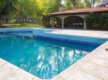 Casa · 258m² · 5 Ambientes · Casa 3 Dorm. en Venta Luján Gran Parquizado Pileta