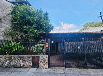 Casa · 196m² · 4 Ambientes · 1 Cochera · Casa a Reciclar en Lote Propio en Saenz Peña