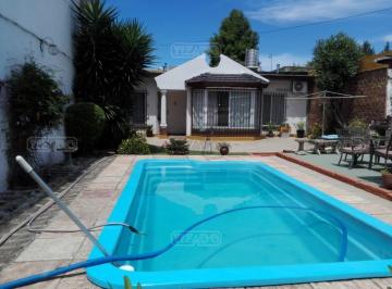 Casa · 120m² · 4 Ambientes · 1 Cochera · Casa en Venta Ubicado en Don Torcuato, Zona Norte