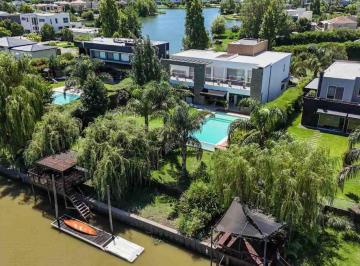 Casa · 297m² · 6 Ambientes · 3 Cocheras · Venta Casa Al Rio San Benito - Impecable Estado