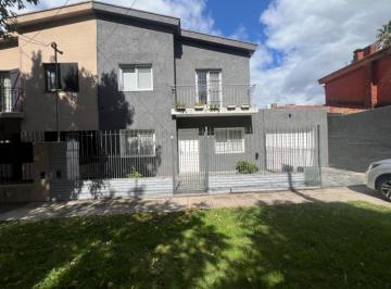PH · 120m² · 4 Ambientes · Casa 4 Ambientes con Patio Sobre Av Constitucion