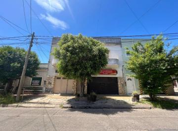 Casa · 220m² · 4 Ambientes · 1 Cochera · Venta Casa 4 Ambientes con Local en Palomar