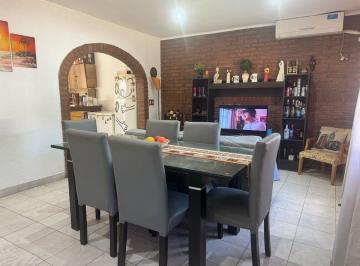 PH · 74m² · 4 Ambientes · Venta PH Al Frente. Independiente. 4 Amb C/patio