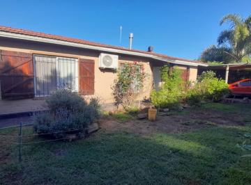 Casa · 150m² · 4 Ambientes · 1 Cochera · Casa en Venta - 3 Dorm. 2 Baños - Cochera - 730 m² - Exaltación de La Cruz