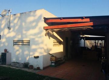 Casa · 100m² · 3 Ambientes · 1 Cochera · Casa en Venta - 2 Dorm. 1 Baño - 375 m² - Villa Parque Sicardi
