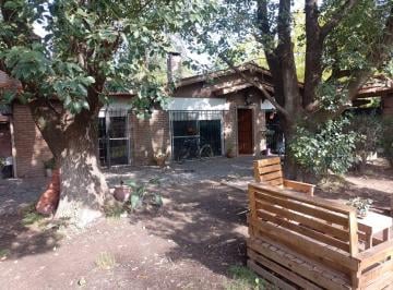 Quinta vacacional de 4 ambientes, Malvinas Argentinas · Casaquinta en Venta Tortuguitas Excelente Ubicacion