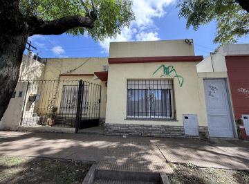 Casa · 70m² · 3 Ambientes · En Alquiler | Hermosa Propiedad con 2 Dorm. en Alquiler en Moreno Centro Zona Residencial