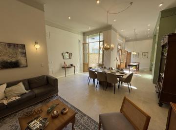 Casa · 151m² · 6 Ambientes · 1 Cochera · Venta Casa Frente 3 Dorm. Pileta Parrillero Diseño Calidad