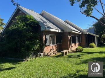 Casa · 195m² · 6 Ambientes · 3 Cocheras · Casa en Fisherton Tradicional, Todo en Planta Baja, 3/4 Dorm.