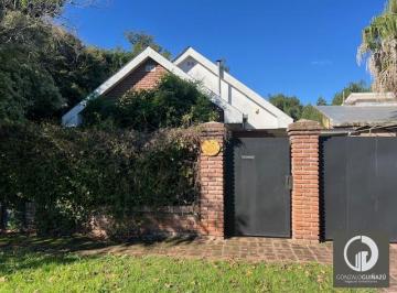 Casa · 195m² · 6 Ambientes · 3 Cocheras · Casa en Fisherton Tradicional, Todo en Planta Baja, 3/4 Dorm.